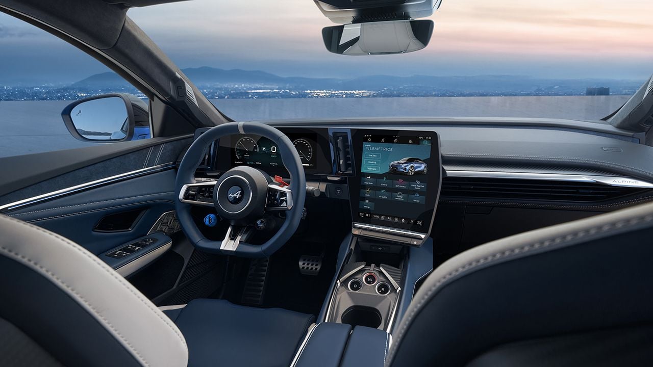 Alpine A390 - interior