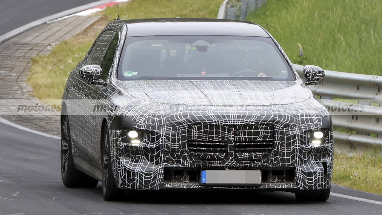 BMW resucita al Serie 7 Alpina, lujo extremo y actitud sin filtros para incomodar al Clase S ya rugen en Nürburgring