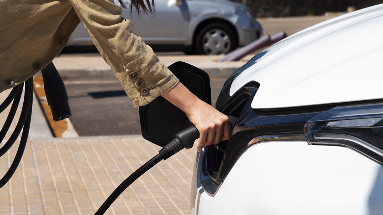 La carga ultrarrápida de la batería en coches eléctricos está muy bien, pero no si es a costa de reducir su vida útil