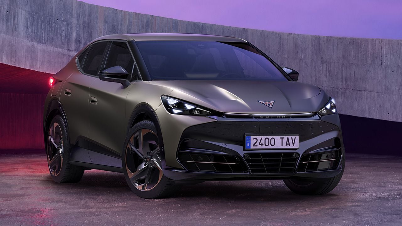 El CUPRA Tavascan estrena importantes novedades para hacer frente al coche chino (y el renovado Tesla Model Y)