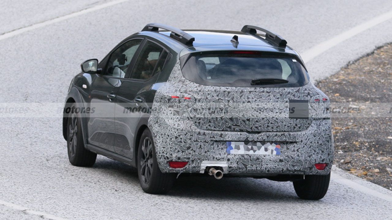 Dacia Sandero 2026 - foto espía posterior