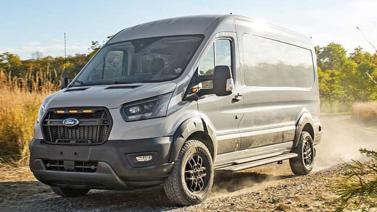 Ford Transit Trail 2023
