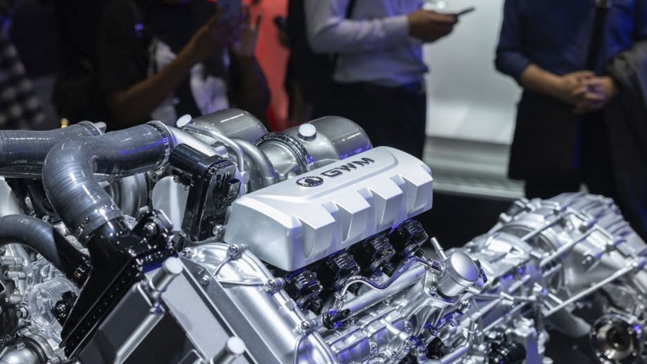 Mientras Europa sueña con enchufes, China presenta (en serio) este V8 con alma de deportivo