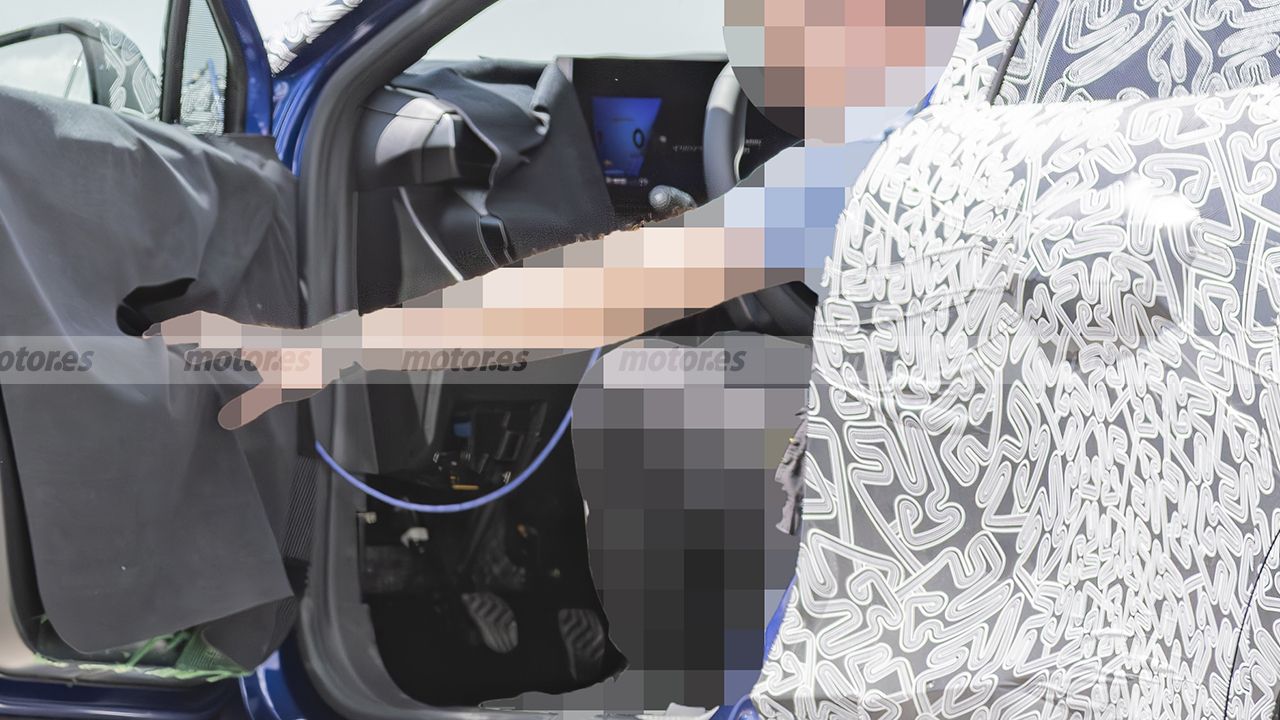 Renault Clio 2026 - foto espía interior
