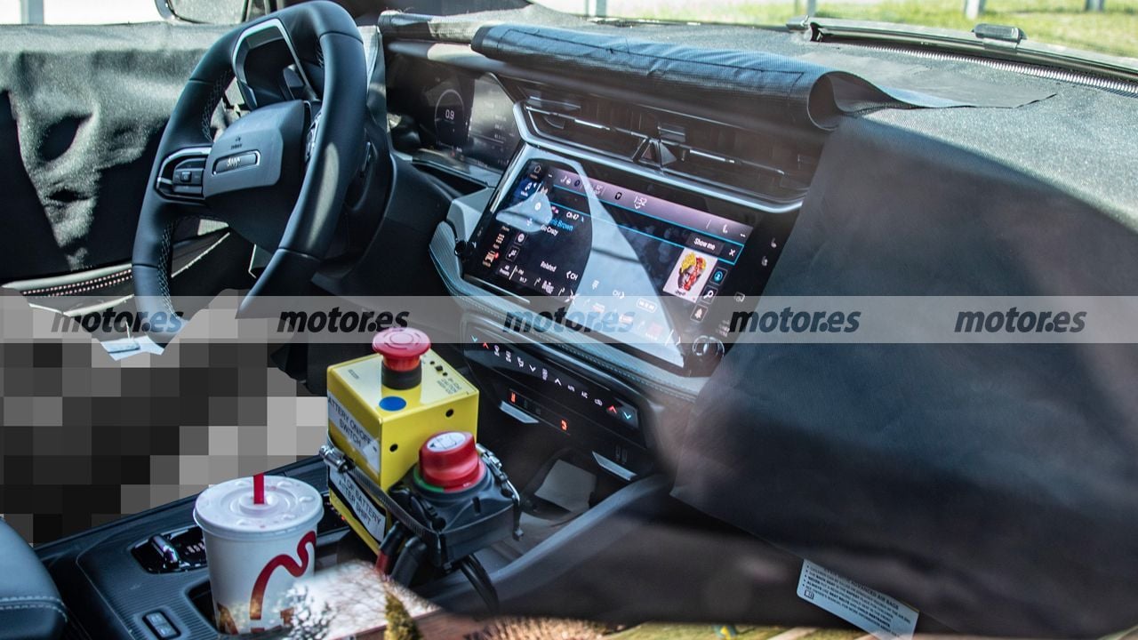 Jeep Cherokee 2026 - foto espía interior