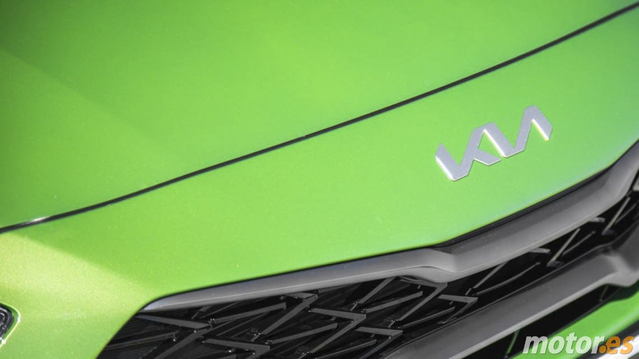 KIA sacrificará un modelo clave para hacer sitio al EV3… justo cuando Volkswagen lanzará su nuevo T-Roc