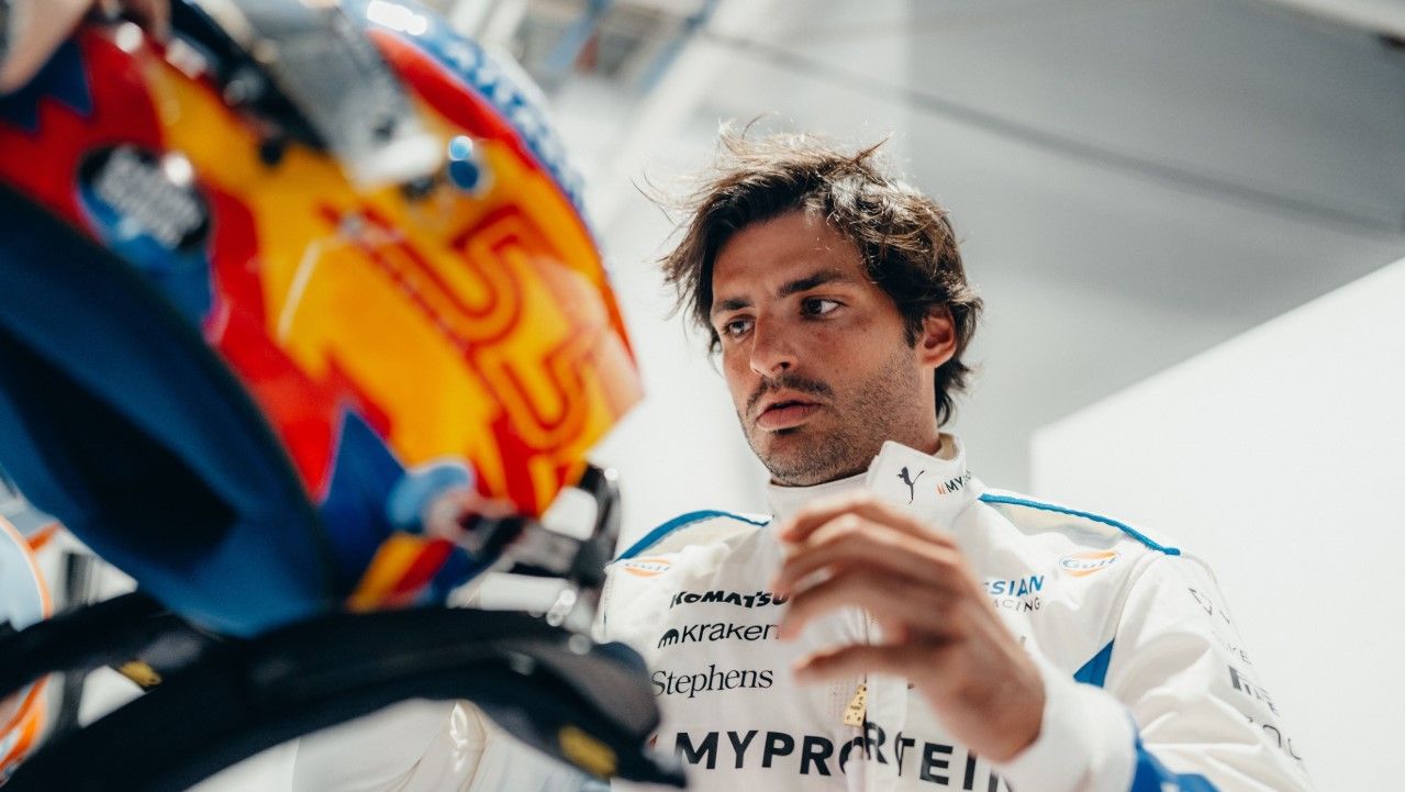La espinita de Carlos Sainz a tres décimas de Verstappen: «Si lo evolucionásemos...»