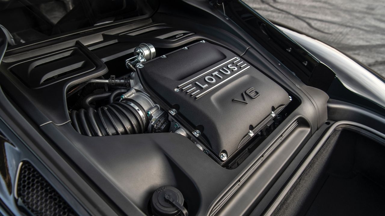 Lotus se olvida de la electrificación, el Emira cambiará su motor V6 por un V8 mucho más potente