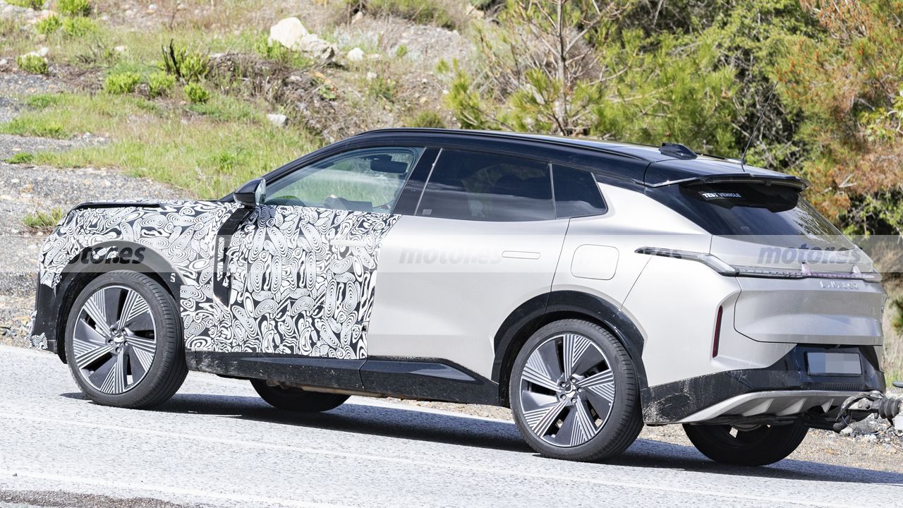No solo quiere superarlo, el nuevo Lynk & Co 08 se obsesiona con descubrir qué hace imbatible al CR-V