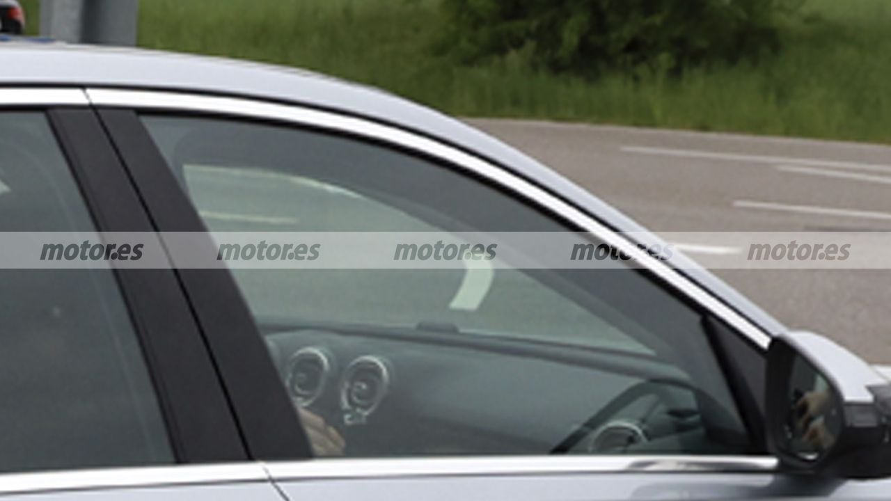 Fotos espía Mercedes Clase C Facelift 2026.