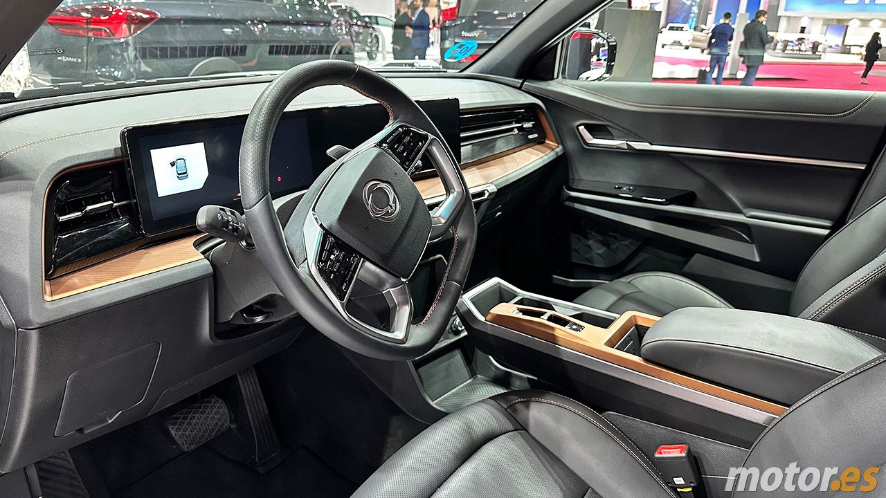 KGM Torres EVX - interior
