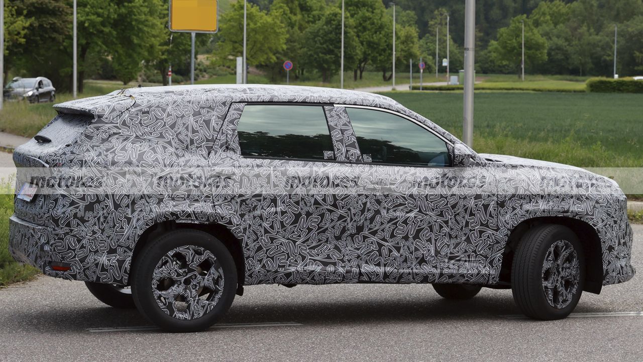 Europa se le queda pequeña al Dacia Bigster, la variante Renault ya rueda en pruebas 8