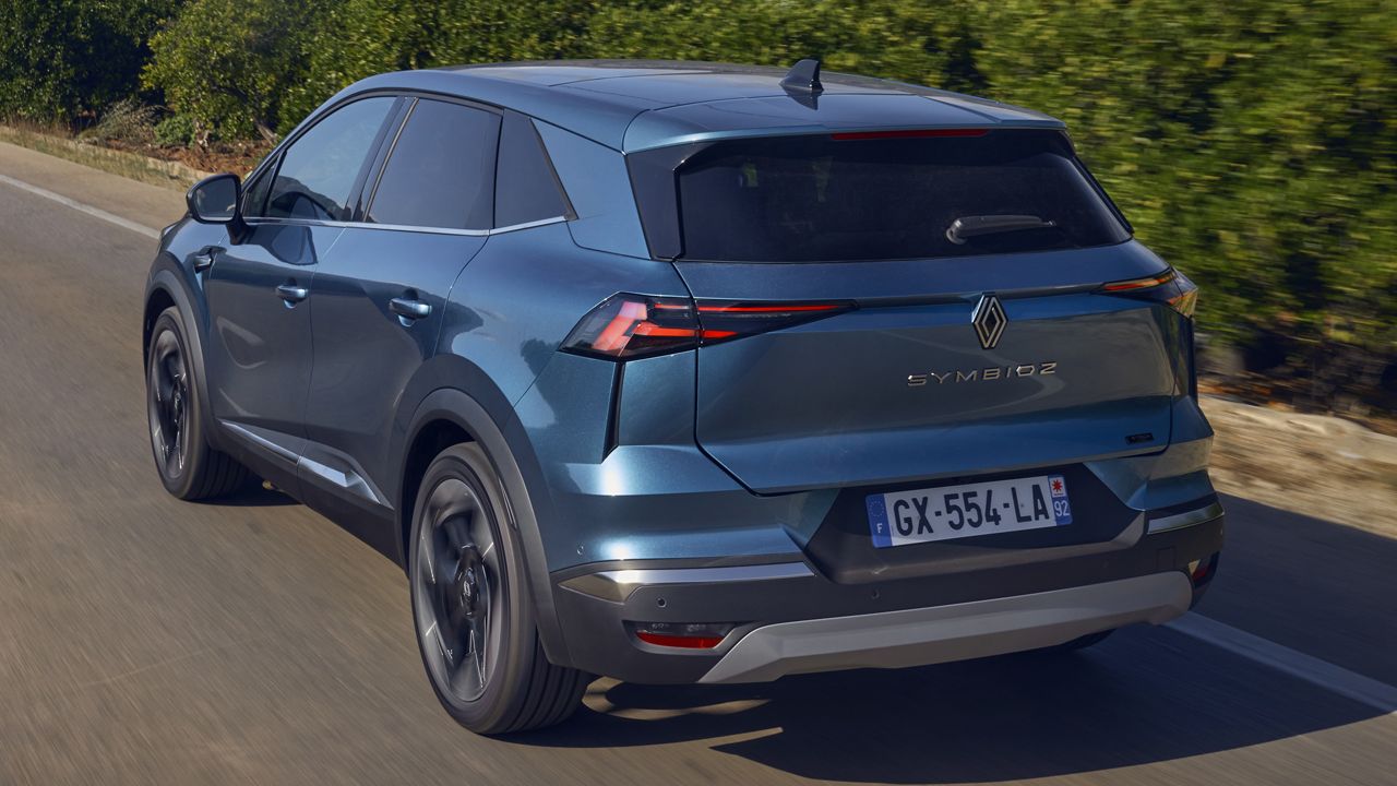 El Renault Symbioz ya tiene versiones híbridas y precios en España, más potentes y sin miedo a la Euro 7
