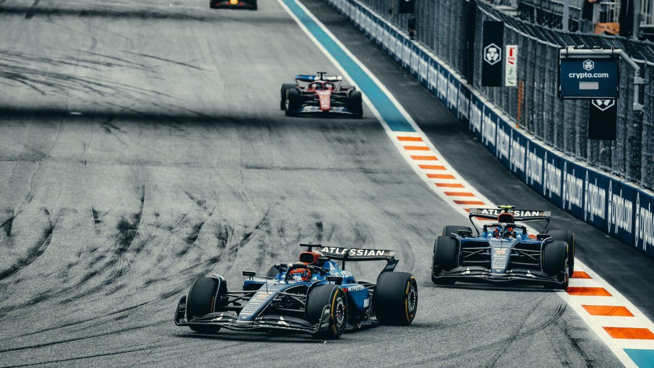 Los "errores operacionales" que han lastrado a Sainz en Miami: "No puede pasar cuando luchemos por victorias"