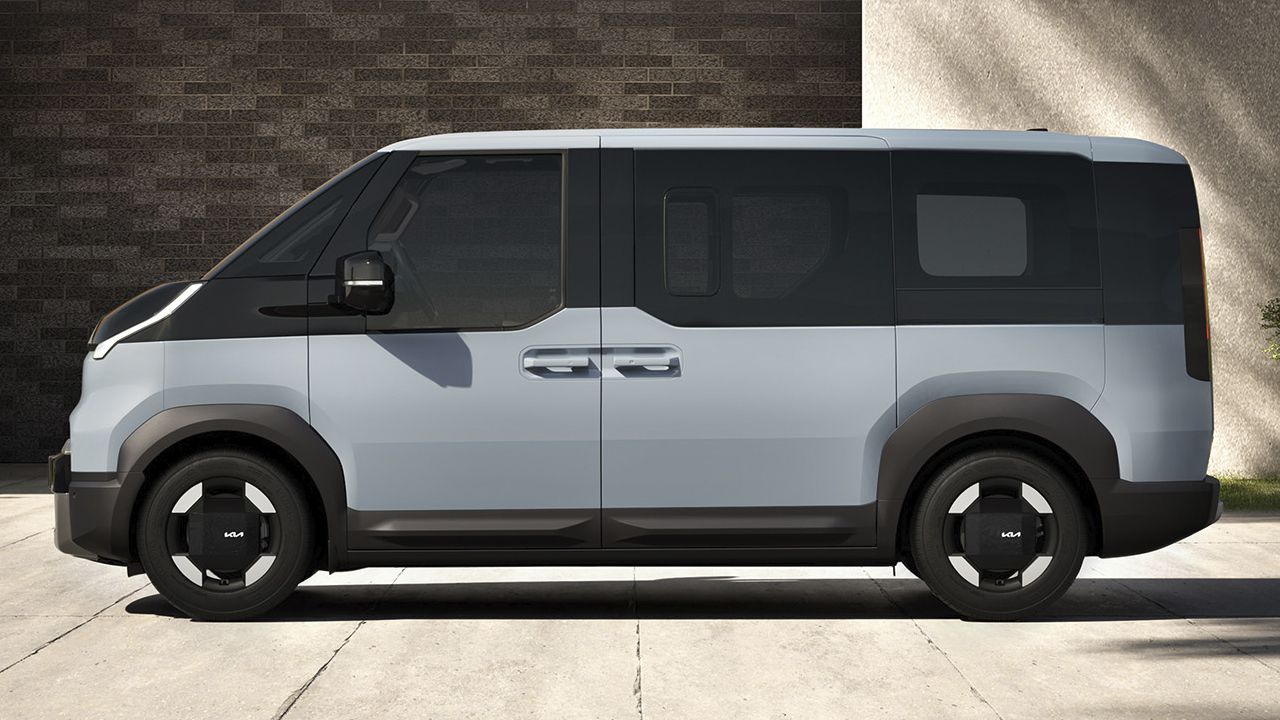 KIA regresa al monovolumen a lo grande, el nuevo PV5 ya tiene precios y apunta directo al ID. Buzz