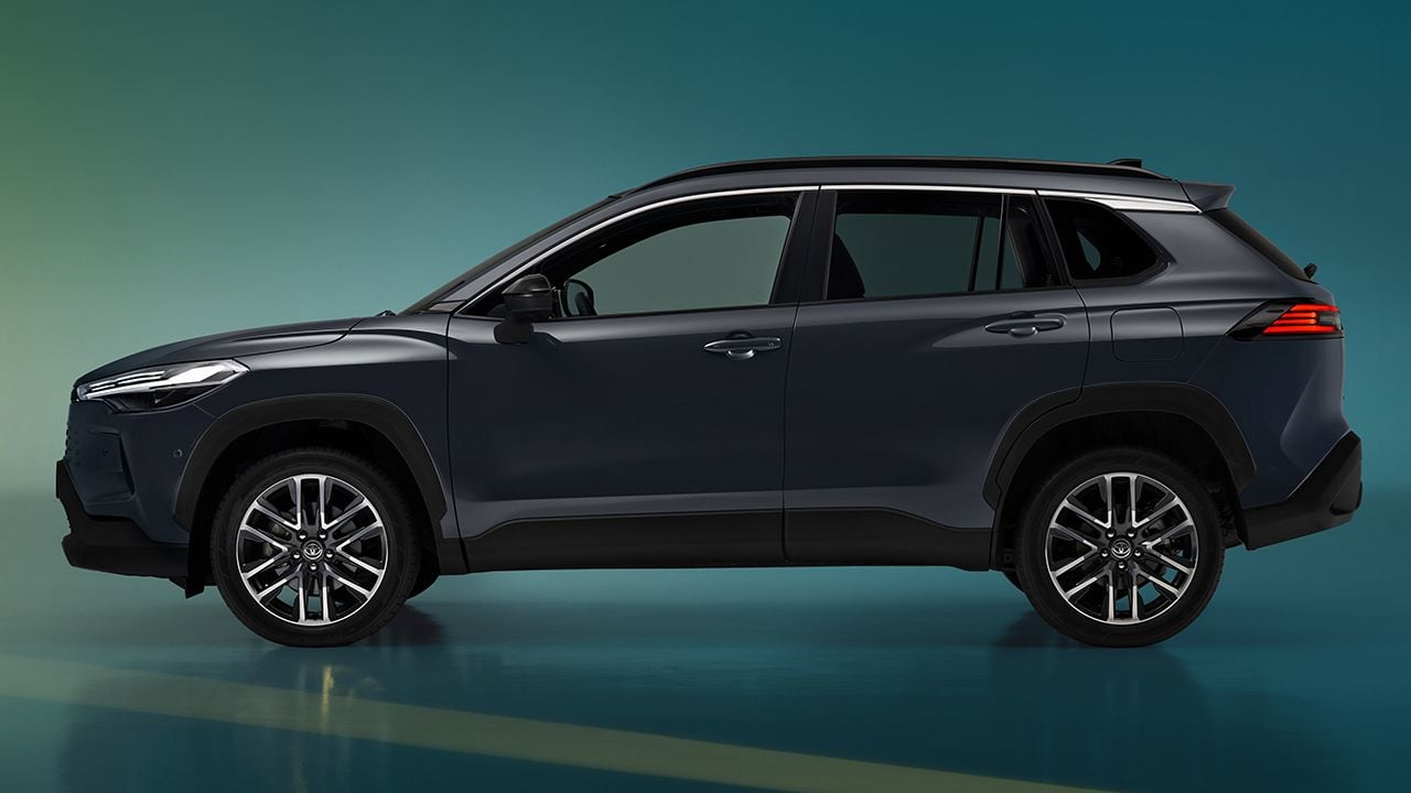 Toyota Corolla Cross GR Sport 2025 - lateral