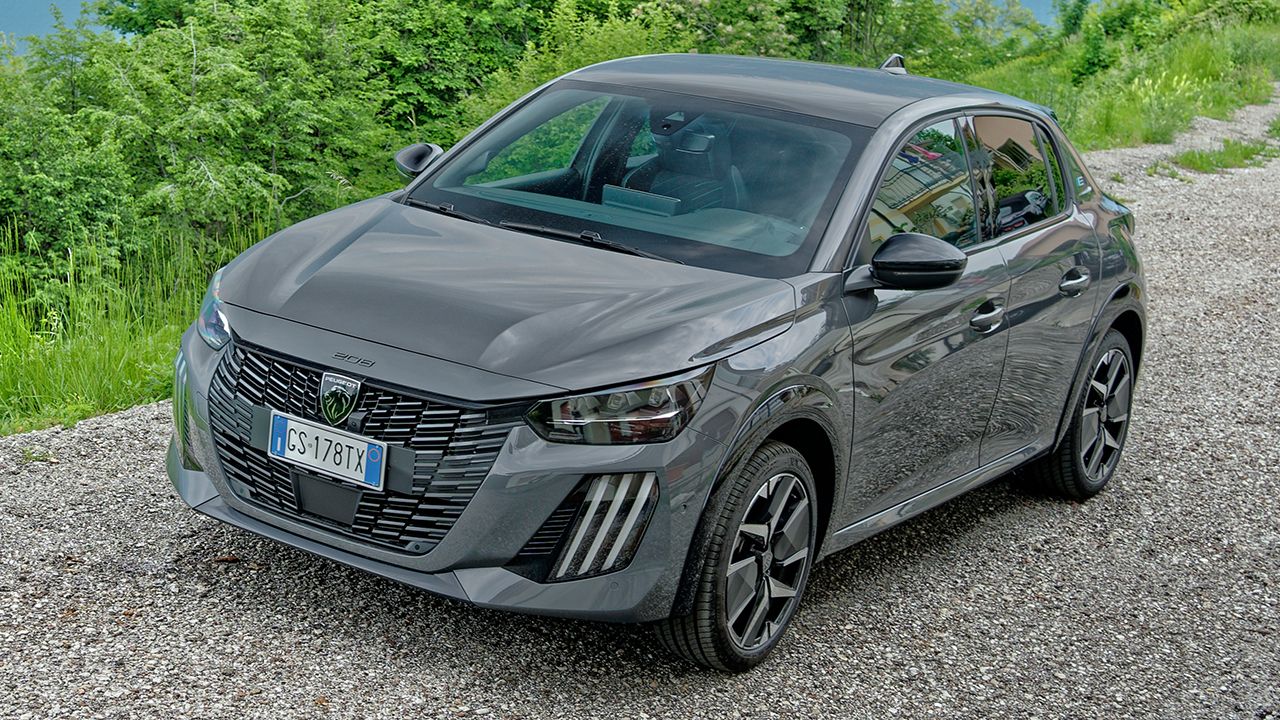 Europa - Marzo 2025: El Peugeot 208 acaba con el liderato del Dacia Sandero