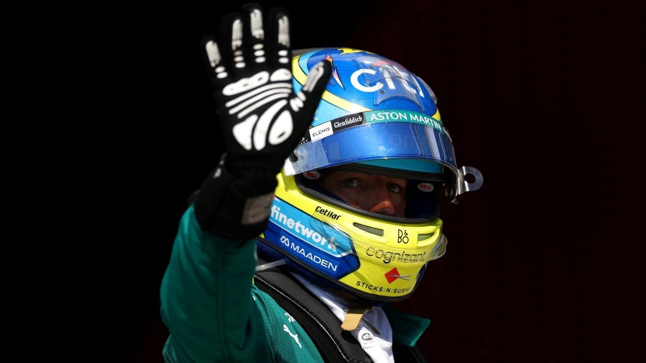 Aston Martin prepara la marcha de Alonso, Russell entra en escena