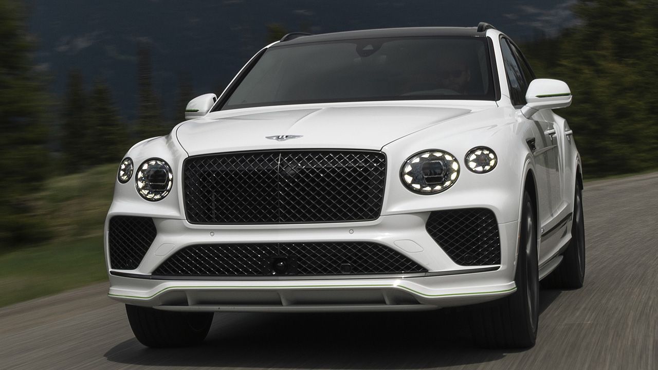 Bentley estrena su nuevo Bentayga Speed, sin enchufe pero una auténtica salvajada
