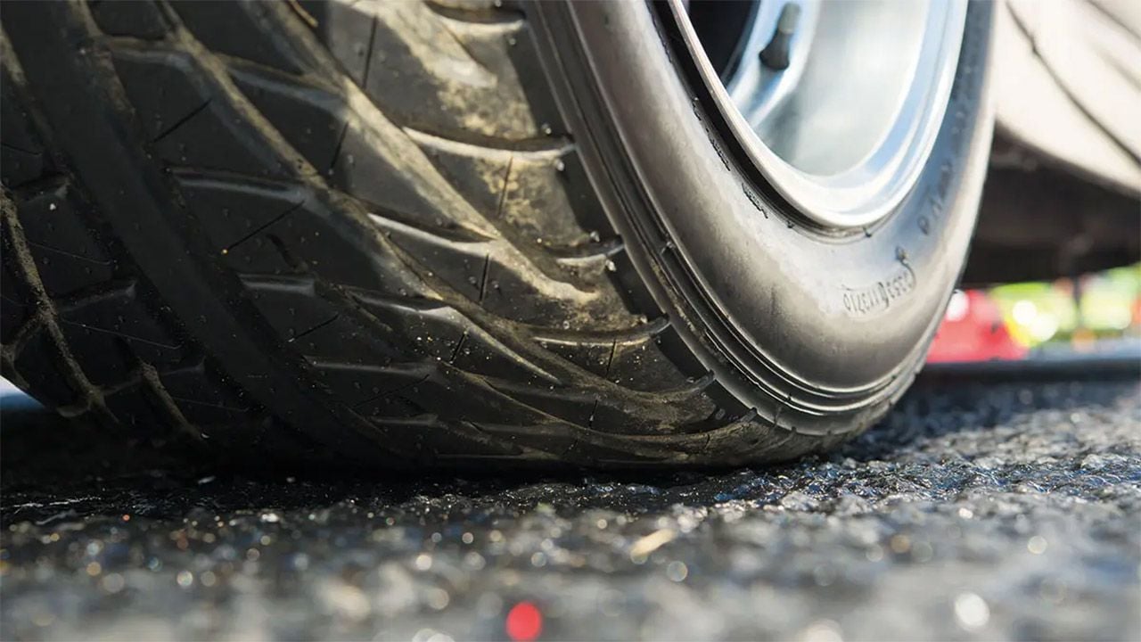 ¿Los prohibirán también? La DGT afirma que frenos y neumáticos contaminan más que los motores