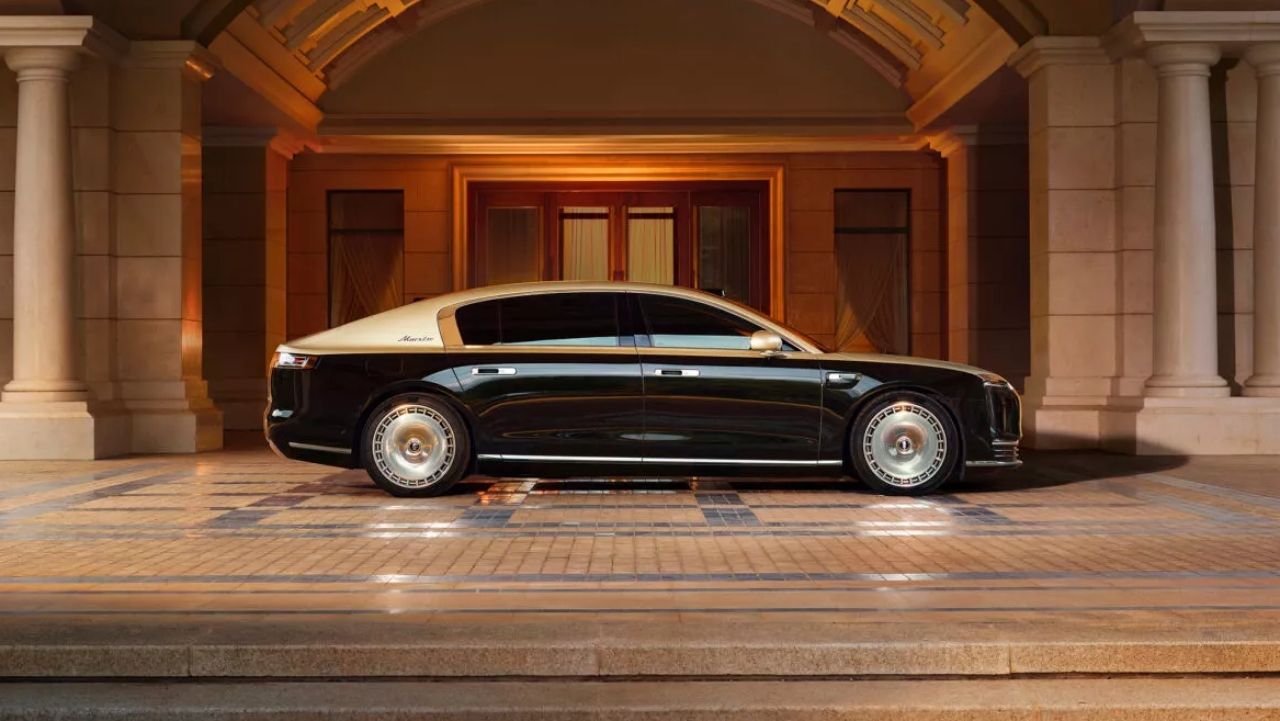 Los Chinos Hacen Cola Para Comprarse Este Coche Eléctrico De Lujo Bautizado Como El Rolls-Royce De China 3 Los Chinos Hacen Cola Para Comprarse Este Coche ElÉCtrico De Lujo Bautizado Como El Rolls-Royce De China