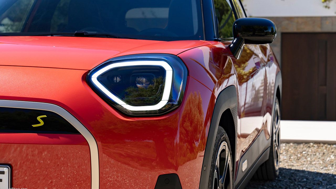 4.000 € de descuento y más potente, este SUV te hará olvidar al Renault 4 con sus 184 CV (y es premium)
