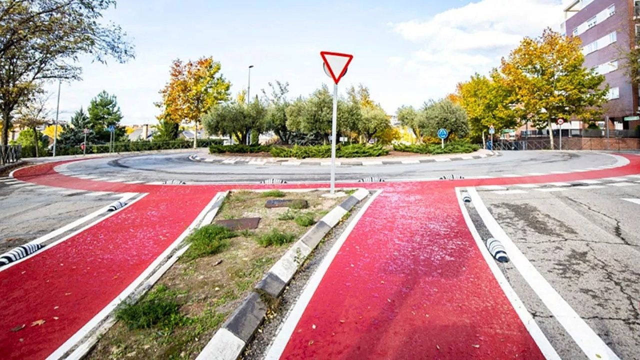 El Ministerio de Transportes emplea 250 millones de euros en ganarle terreno a los coches