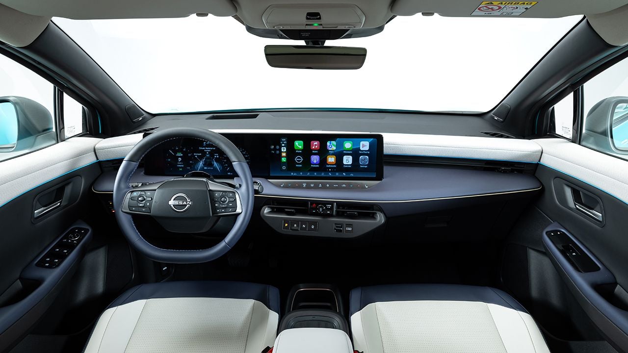 Nissan LEAF 2026 - interior