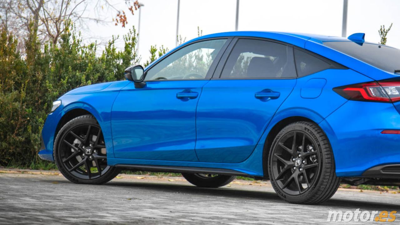 Como un Toyota Corolla pero más potente y, con un fiable motor híbrido japonés y 3.150 € de descuento, es una compra acertada