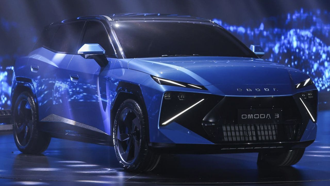 El OMODA 3 quiere ser el nuevo rey de los SUV baratos en Europa, el Dacia Duster y MG ZS no lo van a tener nada fácil