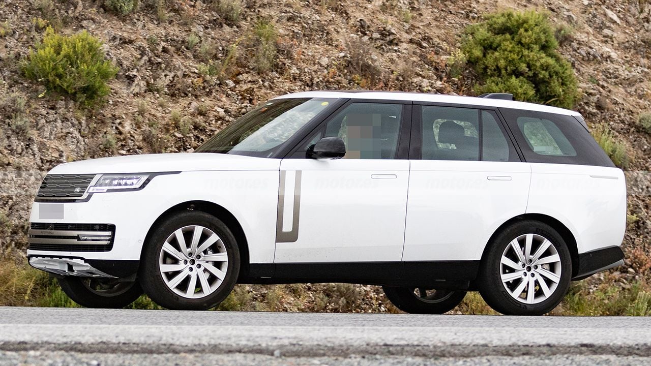 El nuevo Range Rover 2026 cazado por dentro y por fuera, el SUV británico se actualiza 5