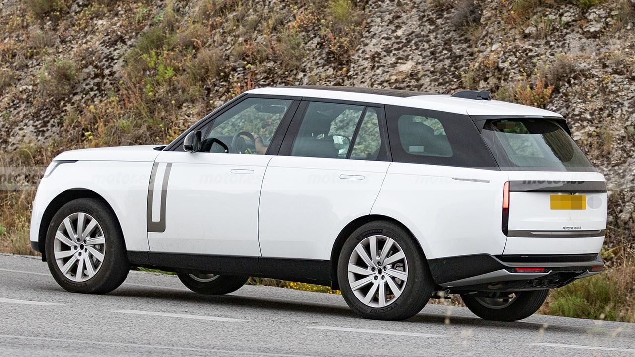 El nuevo Range Rover 2026 cazado por dentro y por fuera, el SUV británico se actualiza 8