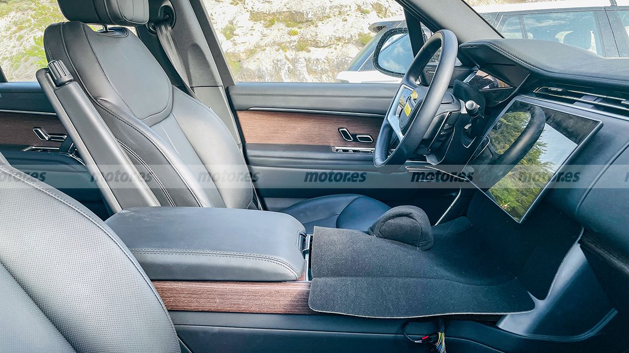 Range Rover 2026 - foto espía interior