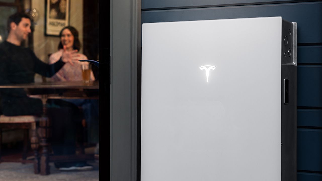 Hasta 880 € de ahorro al año y protección ante apagones, Tesla lanza en España su batería doméstica más avanzada