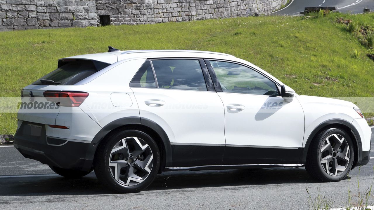 El nuevo T-Roc 2026 aparece donde (y como) nadie lo esperaba, Volkswagen no lo ha podido evitar 12