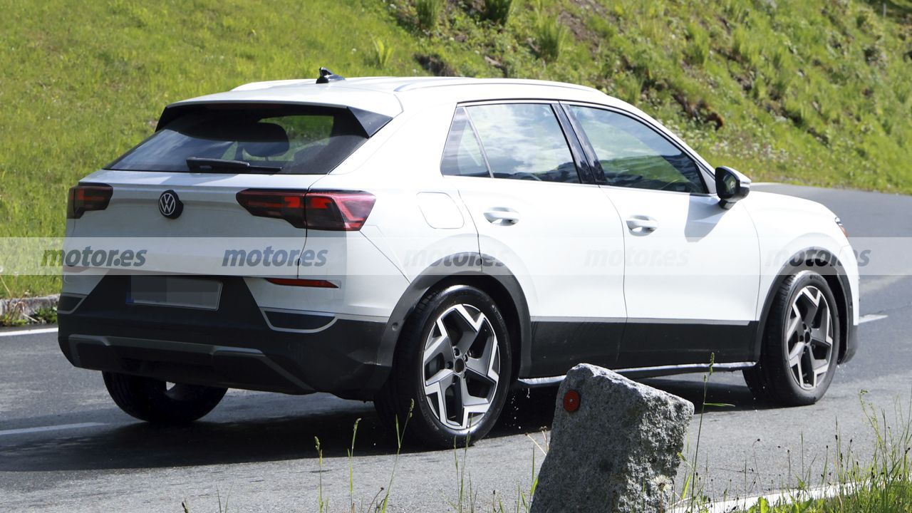El Nuevo T-Roc 2026 Aparece Donde (Y Como) Nadie Lo Esperaba, Volkswagen No Lo Ha Podido Evitar 2 Fotos EspÍA Volkswagen T-Roc 2026