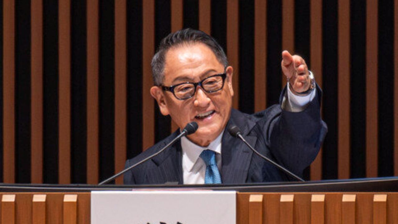 Akio Toyoda: "La única forma de cambiar a Toyota era enseñarles cómo me jugaba la vida en Nürburgring"