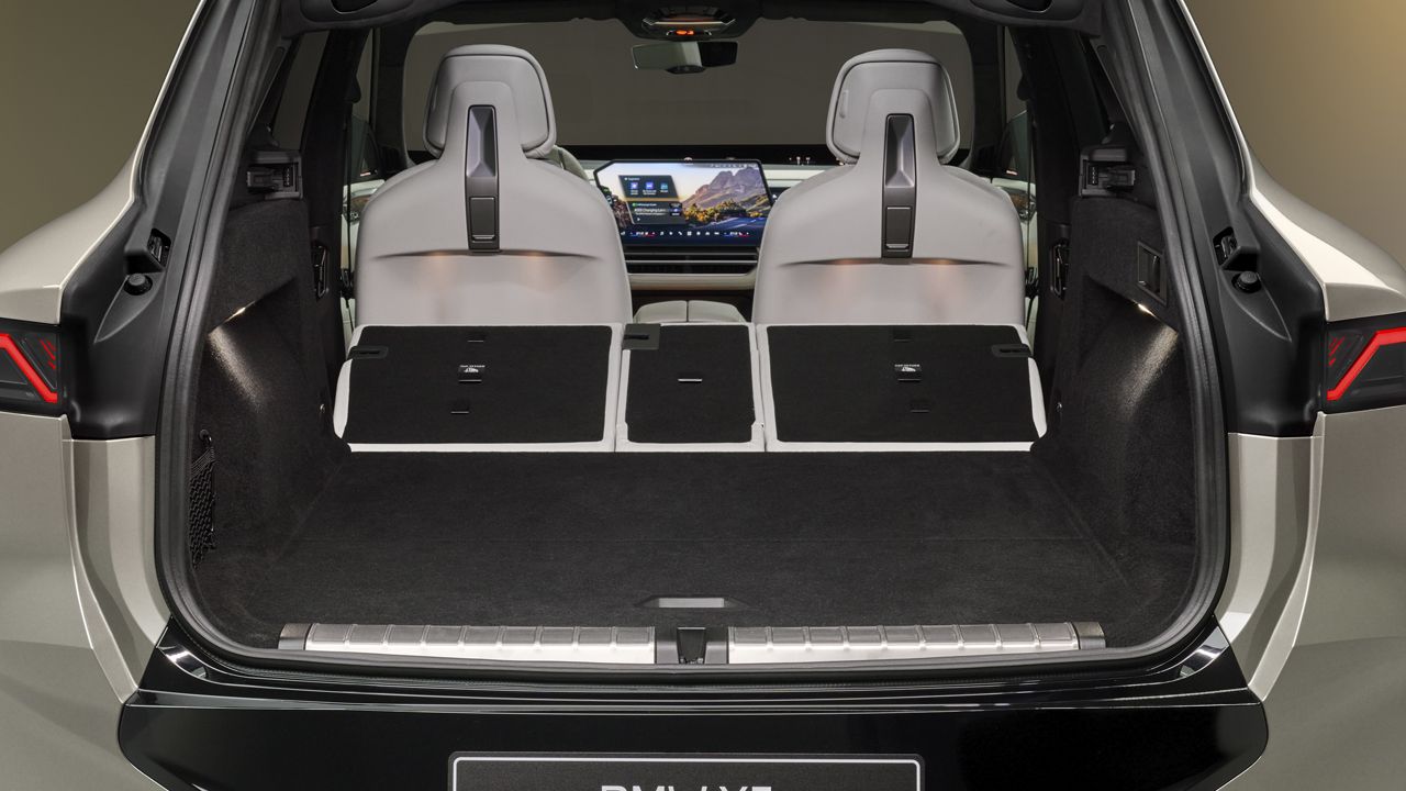 BMW iX5 2027