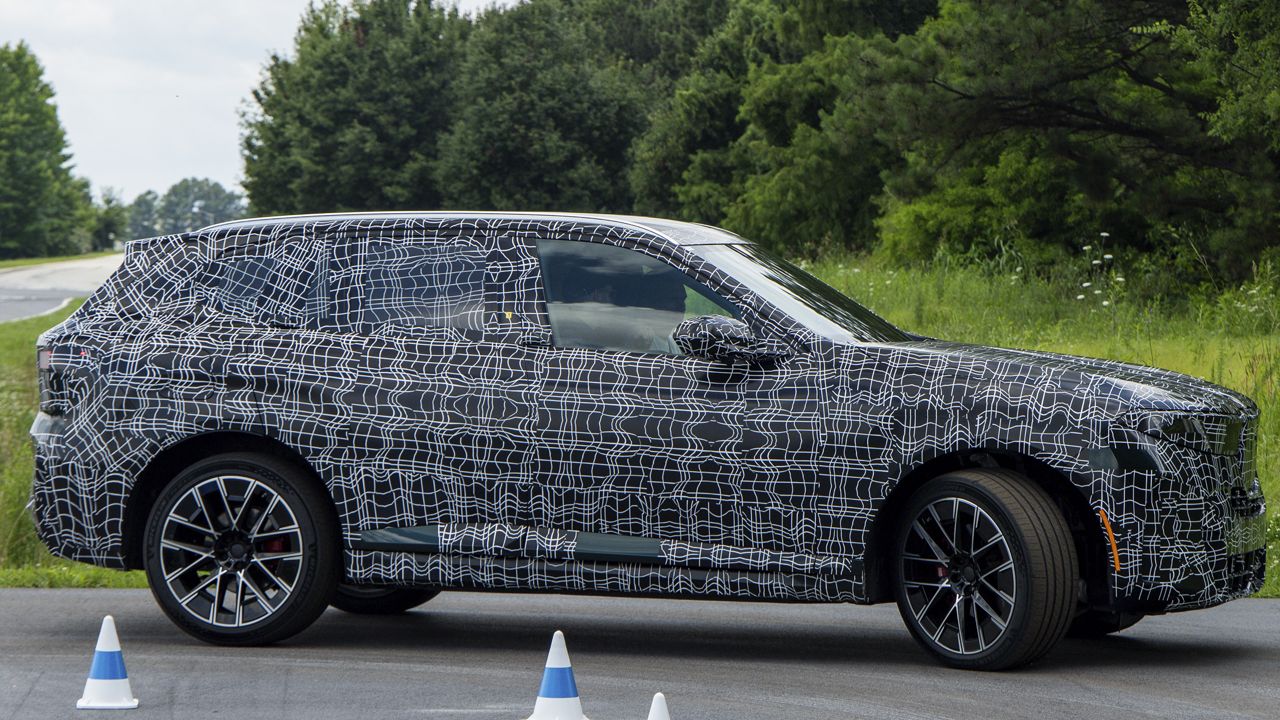 BMW prepara un golpe sobre la mesa con el nuevo X5 eléctrico y más de 1.000 km de autonomía