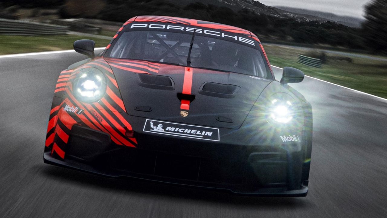 Del Porsche 911 GT3 al siguiente paso: 911 GT4 R, con motor bóxer de 520 CV que deja en el olvido al Cayman