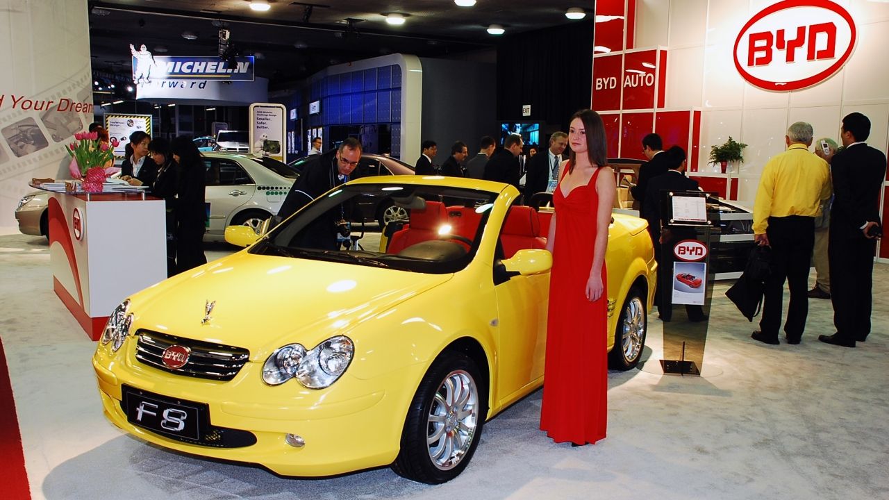 BYD F8