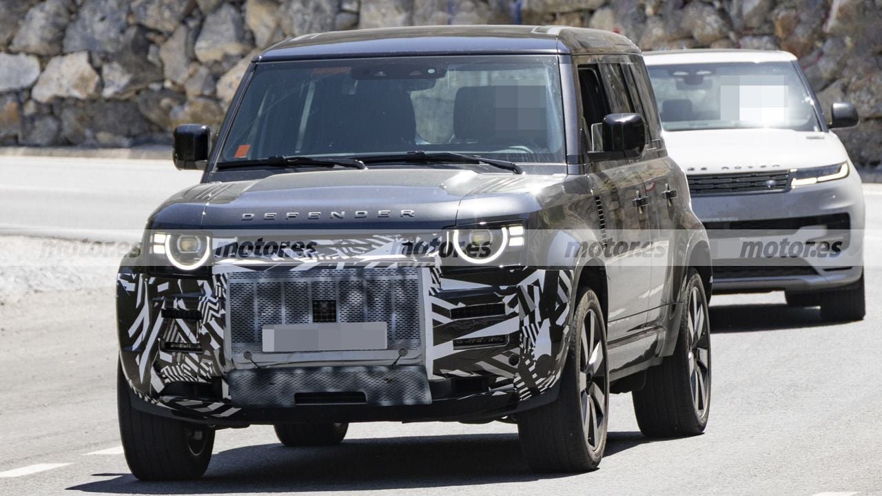 El Land Rover Defender 2028 se deja ver en las exigentes pruebas de calor, el esperado facelift toma forma