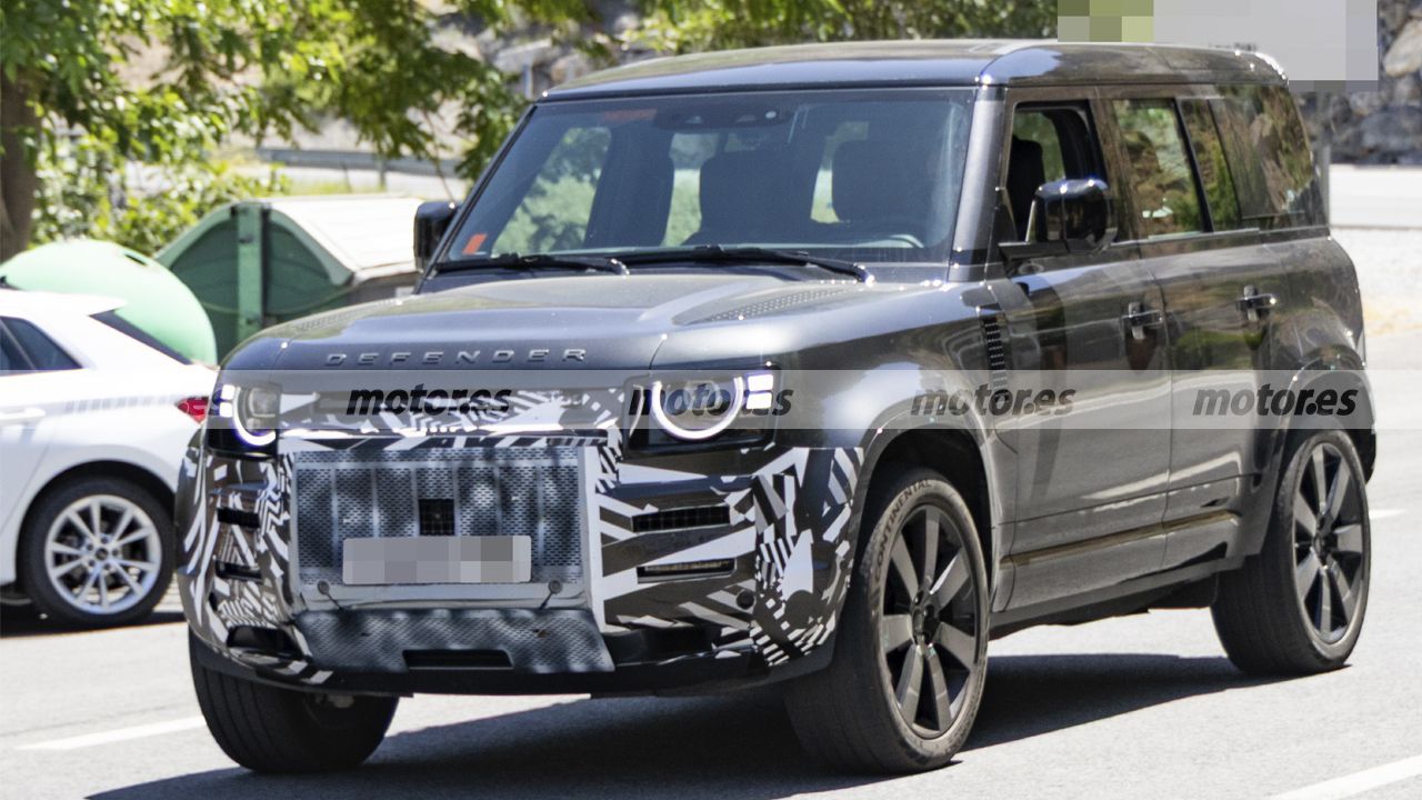 El land rover defender 2028 se deja ver en las exigentes pruebas de calor, el esperado facelift toma forma 2