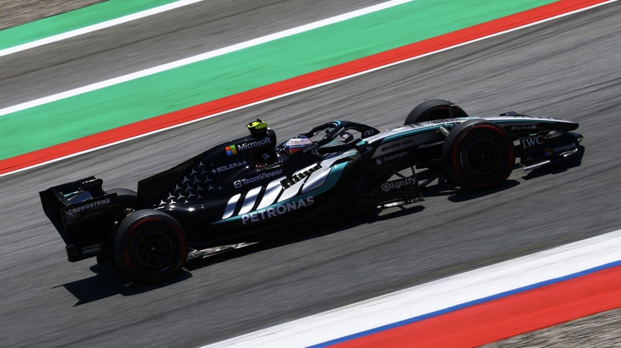 Antonelli arranca con contundencia, y Hamilton no consigue acercarse