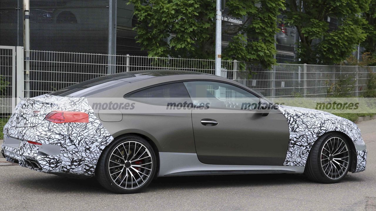 Los nuevos mercedes-amg cle 53 y 63 ya ruedan con cambios importantes en su imagen y nuevos motores 9