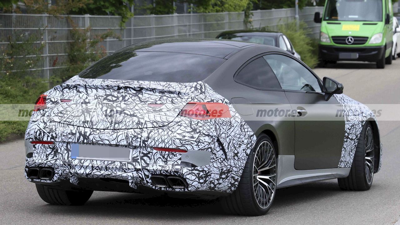 Los nuevos mercedes-amg cle 53 y 63 ya ruedan con cambios importantes en su imagen y nuevos motores 13