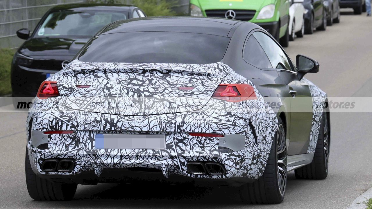 Los nuevos mercedes-amg cle 53 y 63 ya ruedan con cambios importantes en su imagen y nuevos motores 15