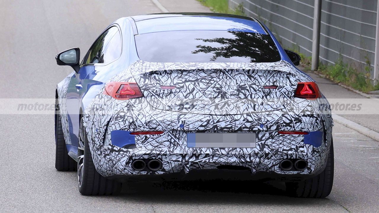 Los nuevos mercedes-amg cle 53 y 63 ya ruedan con cambios importantes en su imagen y nuevos motores 30