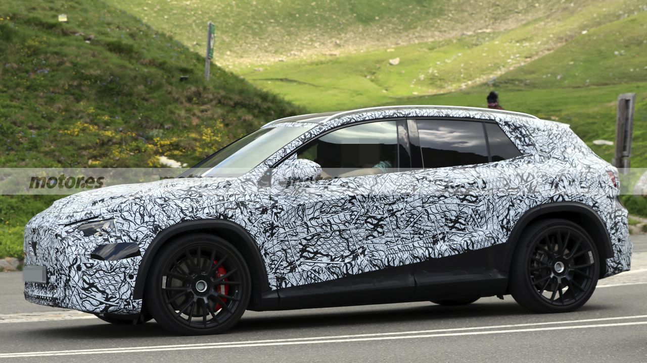 Fotos espía Mercedes GLA AMG 2028