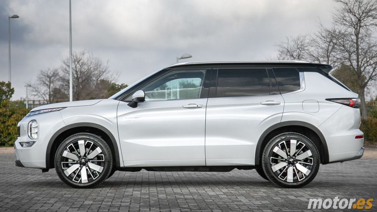 El pionero de los SUV PHEV que no le teme al 4x4 se desploma 10.700 €, un ofertón que deja tocado al Honda CR-V y BYD Seal U